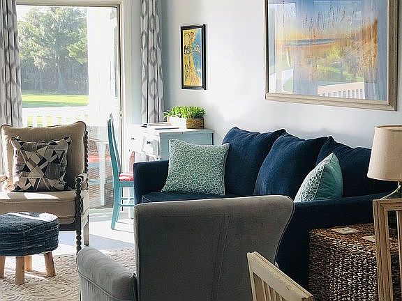 Condo sold furnished 