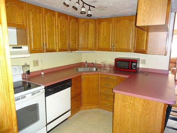 5th image of 12 Thrush Ave #0