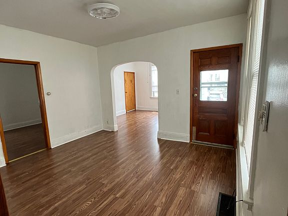 2nd image of 1307 Mary St #1