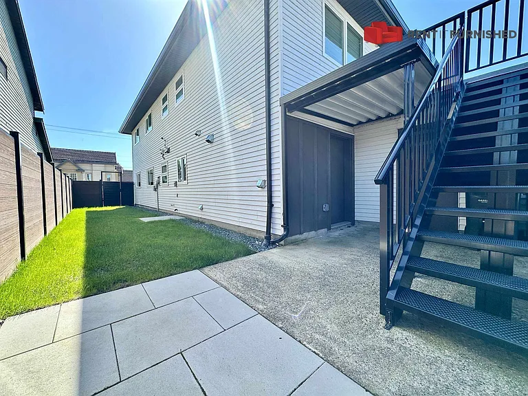 8960 Ash St — Photo 17