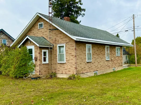 602 W McMillan Ave, Newberry, MI 49868