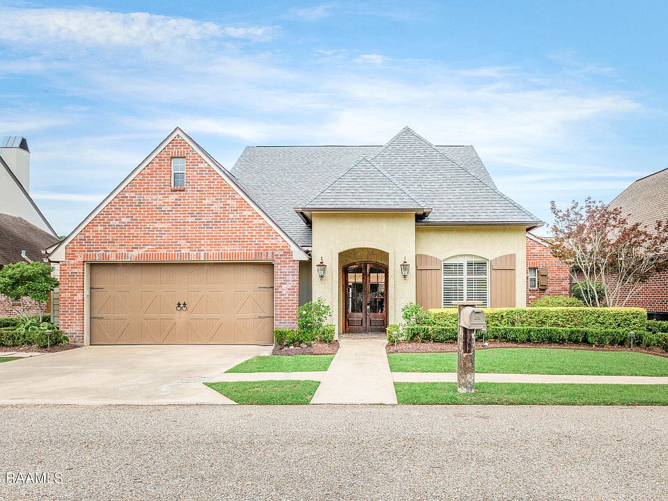 1st image of 305 Breemen Cir