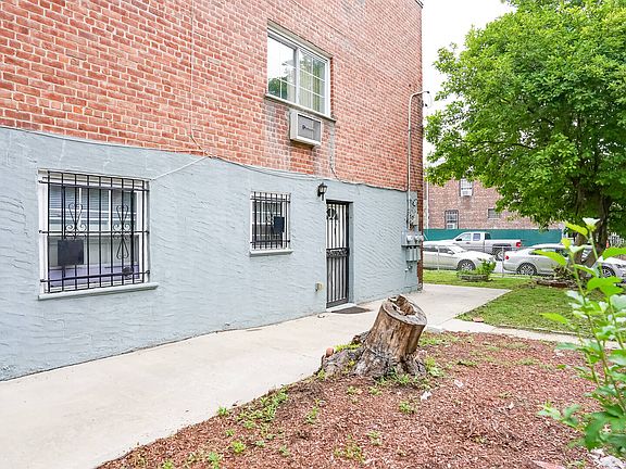 2nd image of 3901 Ely Ave