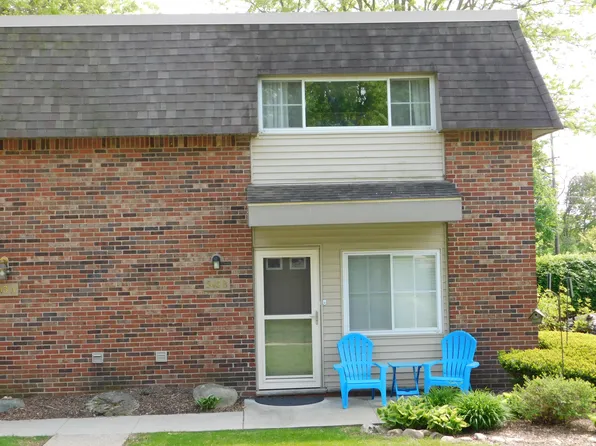 543 Longshore Dr APT B, Ann Arbor, MI 48105