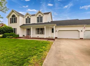 109 Lyndsey Ln, Carterville, IL 62918