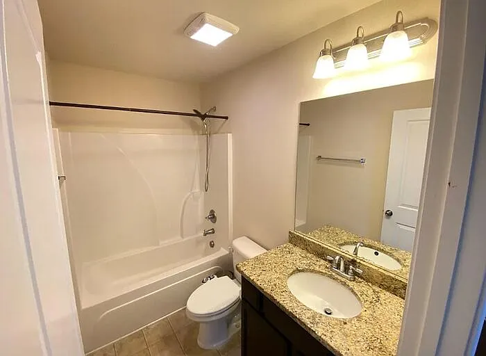 847 Dovefield Ln — Photo 8