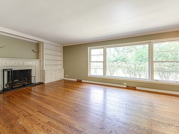 4th image of 290 Hilldale Pl