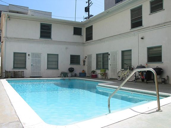 2nd image of 1127 5th St APT 6