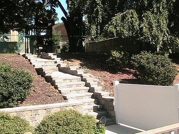 4th image of 46 Guernsey Dr