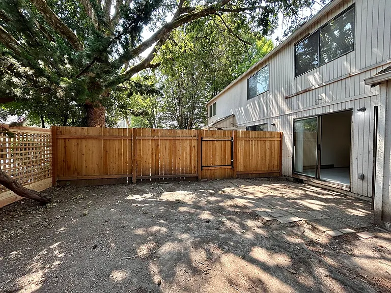 15865-15869 SW Misty Ct — Photo 21