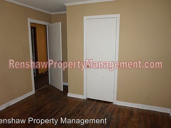 4th image of 3744 Greenbush Dr