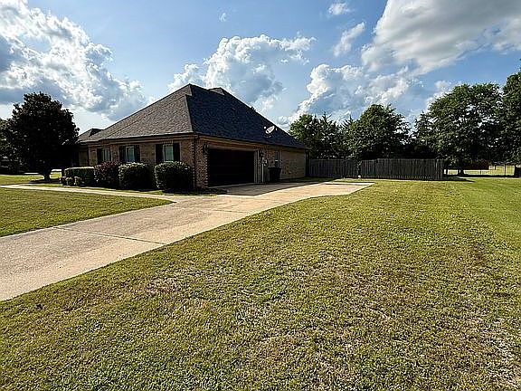 5th image of 108 Belle Meade Dr
