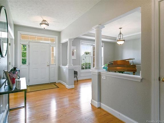 3rd image of 8452 Ashington Way