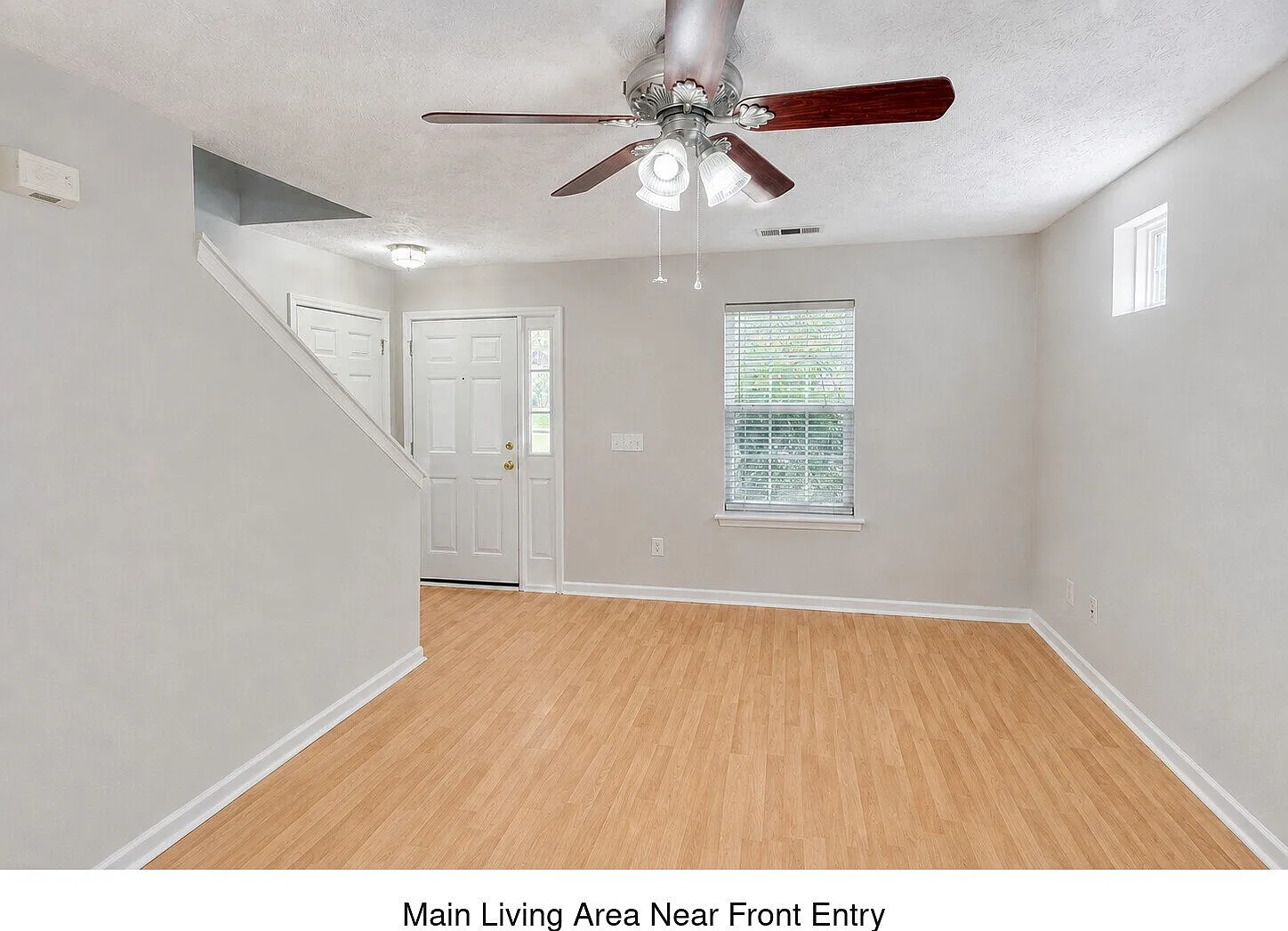 3 bed, 2.5 bath, 1147 sqft, $1,900 — Photo 4