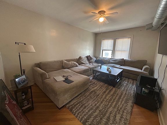 4th image of 3325 N Lakewood Ave APT 1