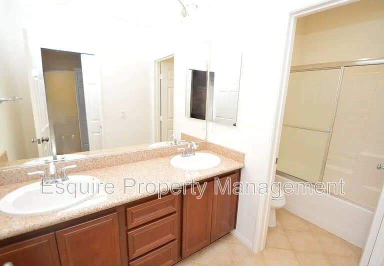 3246 N Ventura Rd — Photo 12