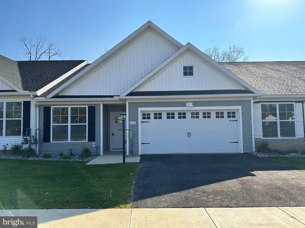 4121 Locust Rd #8, Camp Hill, PA 17011