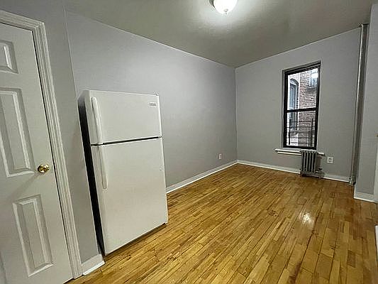 2nd image of 87 Hamilton Pl APT 4S