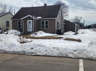 2421 15th Ave, Menominee, MI 49858