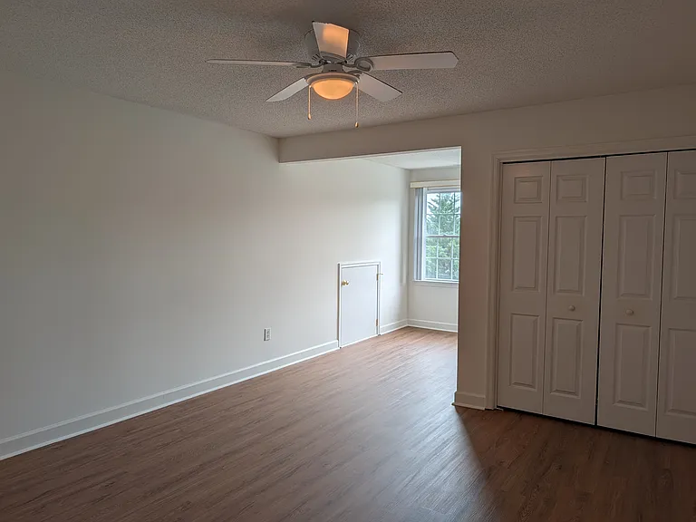 133 Bryant Dr — Photo 3