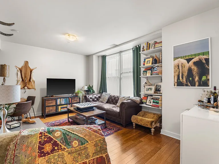 222 Montgomery St #3H — Photo 7