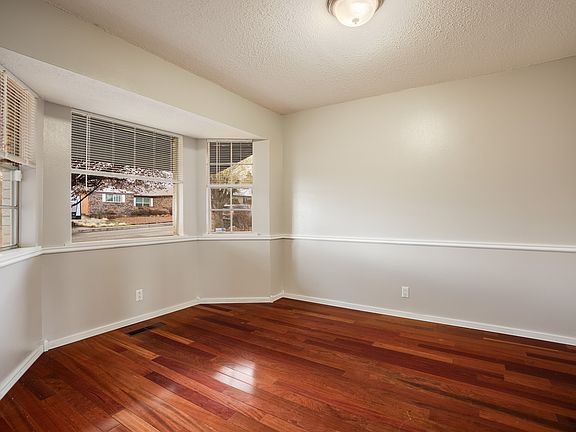 4th image of 12008 Kashmir St NE