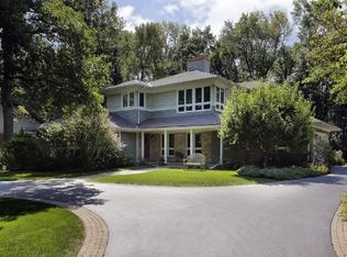 913 Northwoods Rd, Deerfield, IL 60015