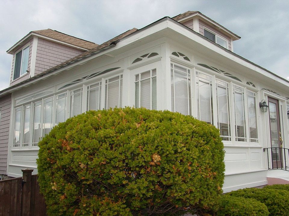 Exterior/Sunporch