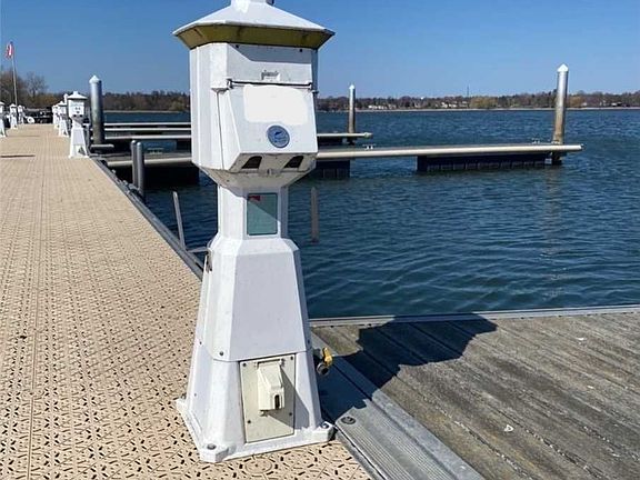 5th image of 1295 Wharf St #18
