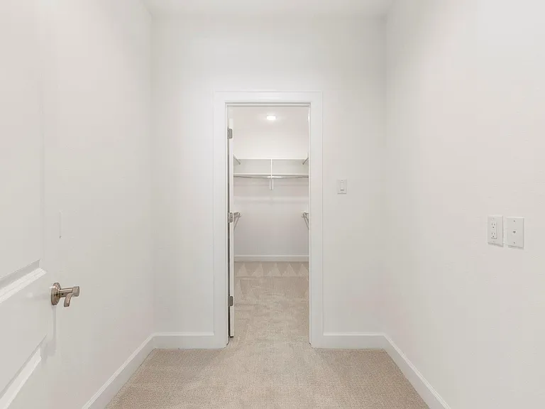 106 Magnolia Green St — Photo 32