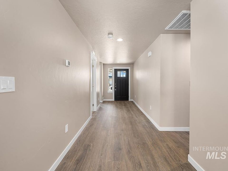2nd image of 1319 Hayhook Street Block #1-lot 2