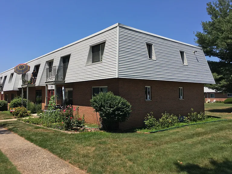 260 Richard St #4 — Photo 1