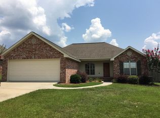 18 E Spruce St, Sumrall, MS 39482