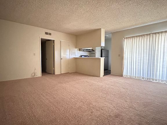 3rd image of 1325 Lyndon St APT 6