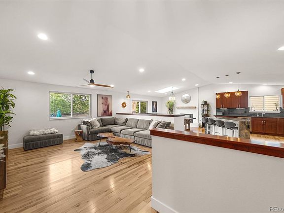 5th image of 102 Jackson Circle