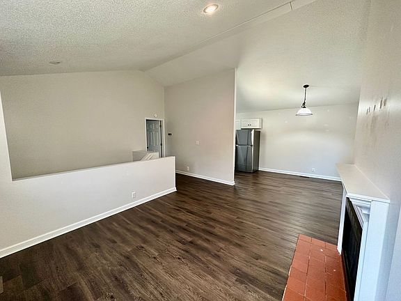 4th image of 205 Copper Hill Dr