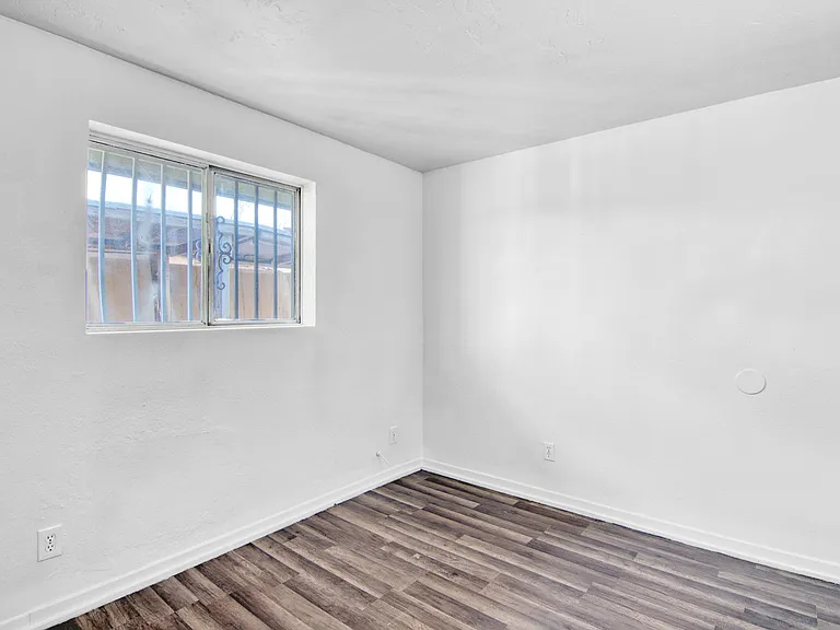 5653 E 28th St #5653 — Photo 5