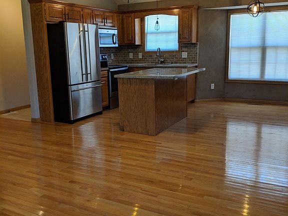4th image of 101 Northwood Cir