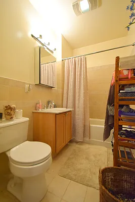 Rented by Uptown Flats LLC | media 17