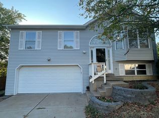 935 Sunset Farms Dr, Saint Charles, MO 63304