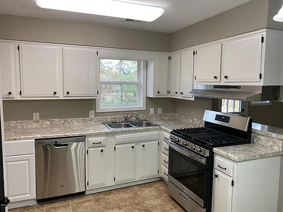 5th image of 2346 Carrolton Dr
