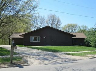 3341 W 4th St, Waterloo, IA 50701