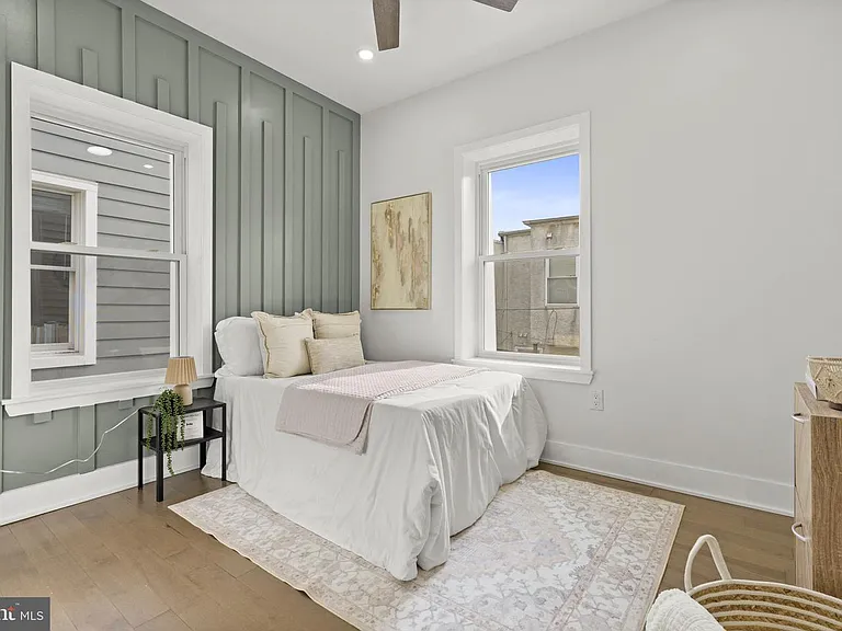 2308 Christian St — Photo 17