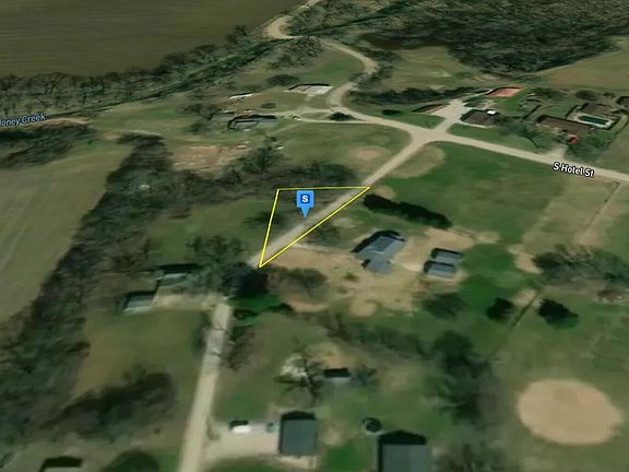 3rd image of 7995 Cox Rd