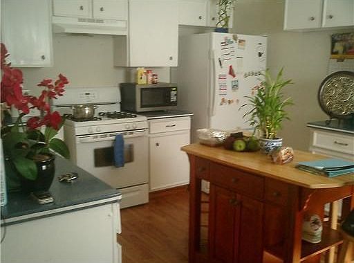 2nd image of 1718 Urquhart St