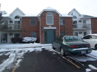 1371 Cunat Ct APT 1B, Lake In The Hills, IL 60156