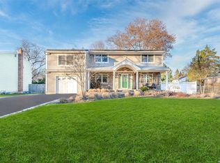 3 Bianco Ct, Smithtown, NY 11787
