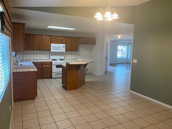 5th image of 1201 Hoover Way