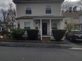 321 Pearl St, Manchester, NH