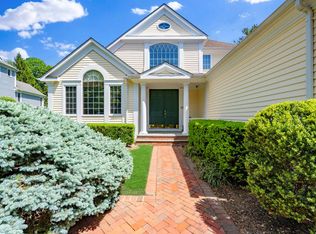 21 Gracewood Dr, Manhasset, NY 11030